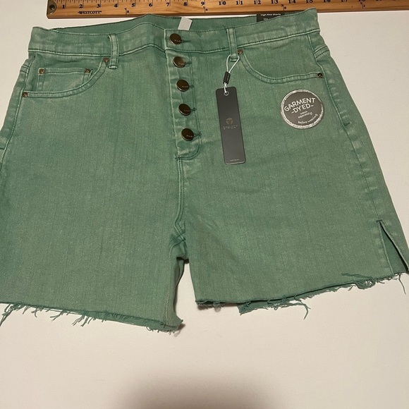 Tractr Pants - Women's Tractr Slim Fit High Rise Shorts Size
10/30 Quality Deep Grass Green (E5